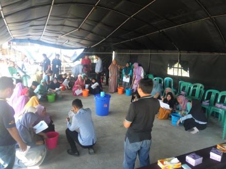 Mahasiswa KKN-PPM IKIP Mataram Laksanakan Praktik Pembuatan Sabun